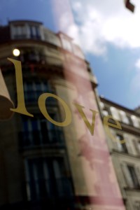 paris love window